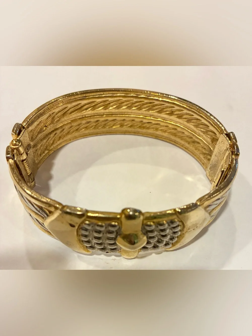 Vintage Brass Tricolor Hinged Bangle Bracelet 6 1/2 in Wrist Fashion Trendy